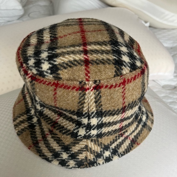 BURBERRY Nova Check Bucket Hat - Picture 9 of 10